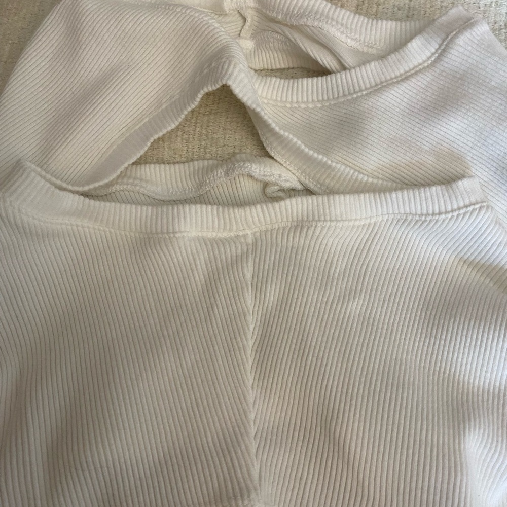 NWOT Rare White Floral Embroidered Women's Nike Crop Top - Picture 8 of 10